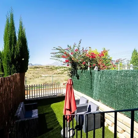Golf Retreat W/mountain Views, Pool & Beach Access Vakantiehuis Mutxamel