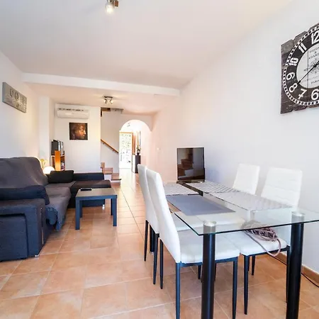 Golf Retreat W/mountain Views, Pool & Access Hotel Mutxamel